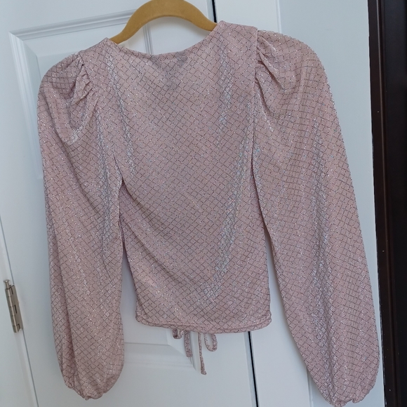 New Look metallic crop top. - Picture 6 of 9